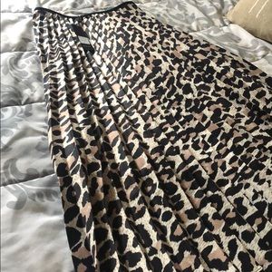 VICI leopard pleated skirt w tag